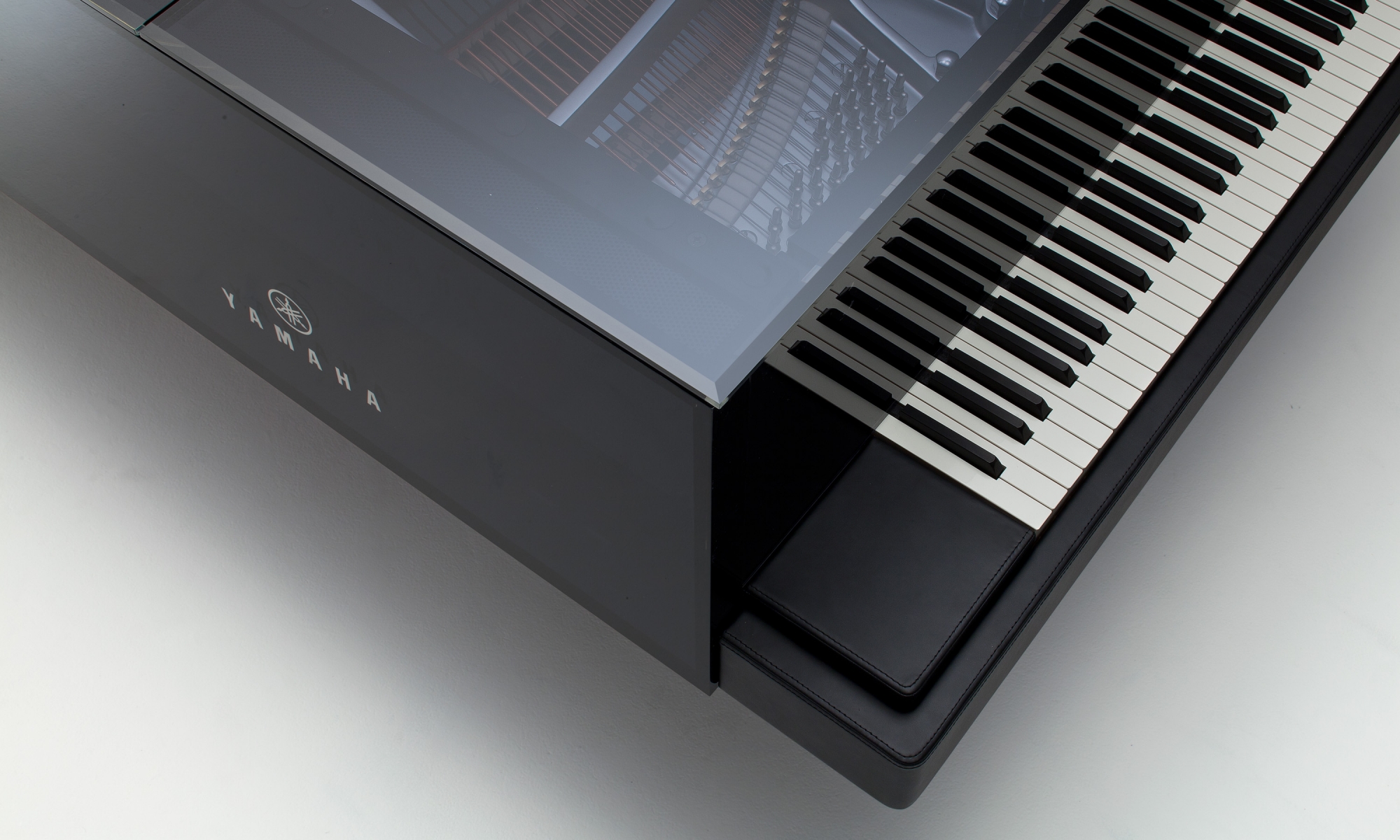 Anterior total agujero The Million Dollar Piano - Yamaha Design - Yamaha Corporation