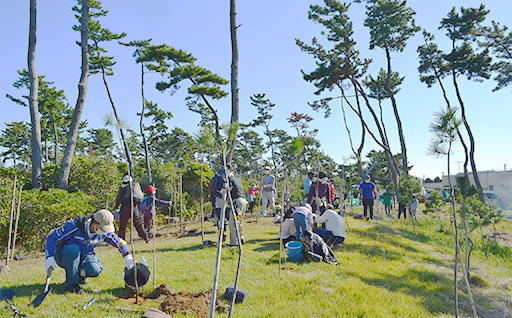 [Photo] Tree planting event (2022)