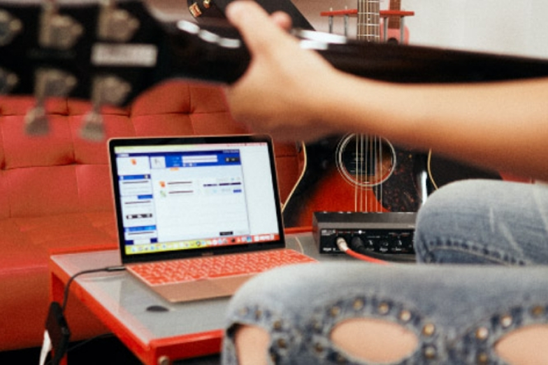 [Image] New Business Opportunities and Contributions to Resolution of Social Issues through Remote Solutions