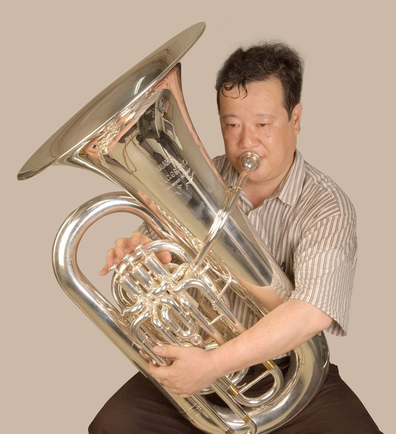 Por probable Fraternidad The Structure of the Tuba:The Tuba Can Have Various Styles - Musical  Instrument Guide - Yamaha Corporation