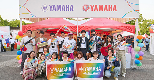 [ Image ] Employees staff the Yamaha booth and join the parade at Tokyo Rainbow Pride