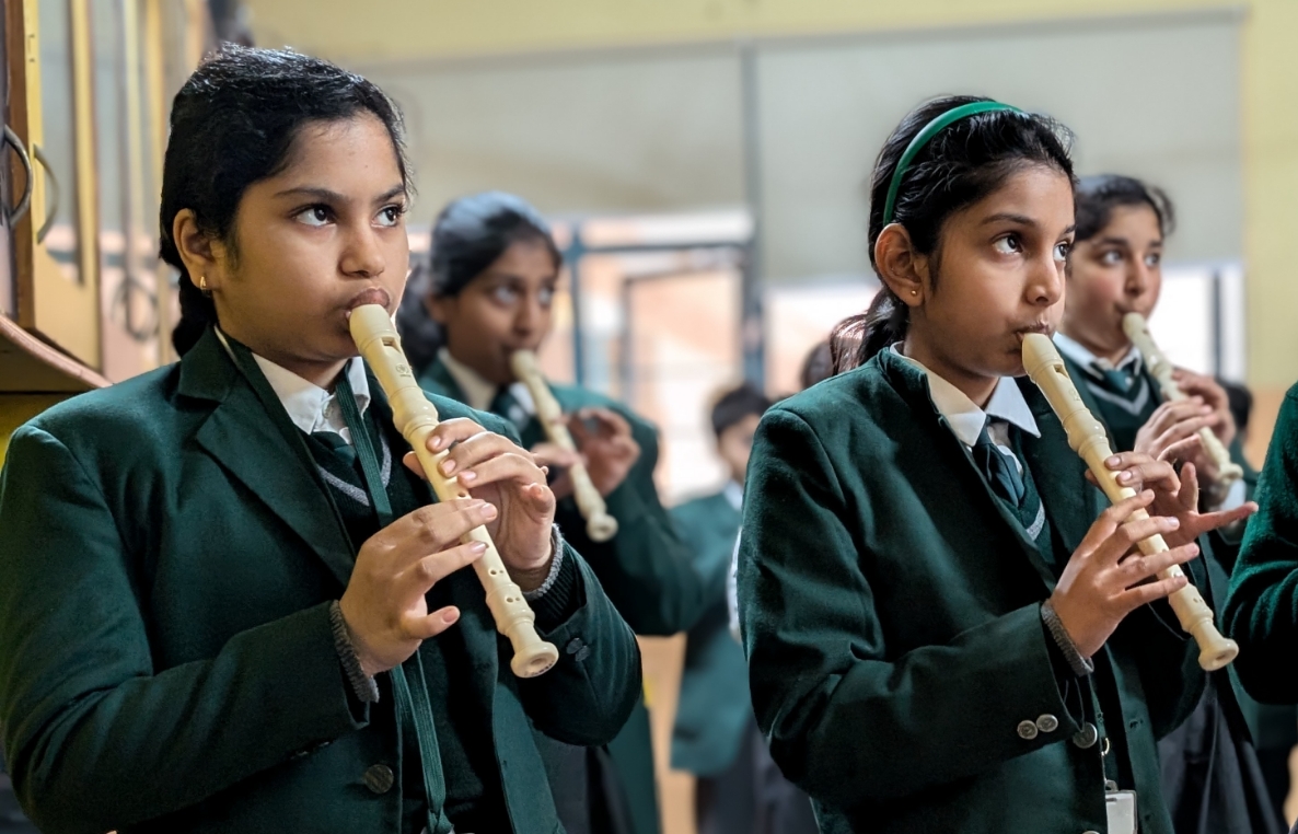 [Image] Indian children playing the recorder seriously