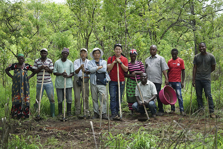 [Photo] Tree planting in Tanzania
