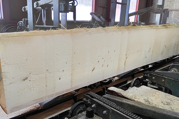 Milling Sakhalin spruce