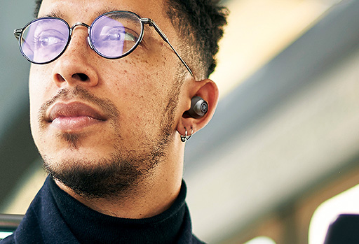 [ photo ] Headphones / earphones