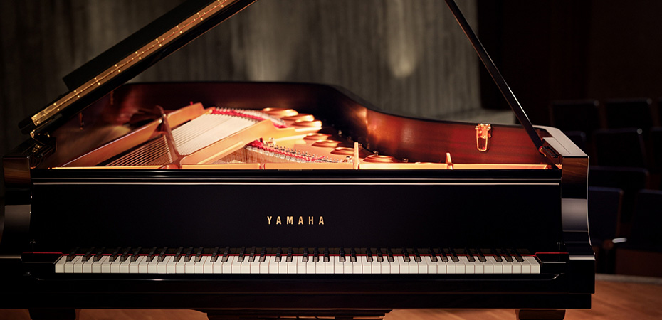 [Photo] Yamaha CFX concert grand piano
