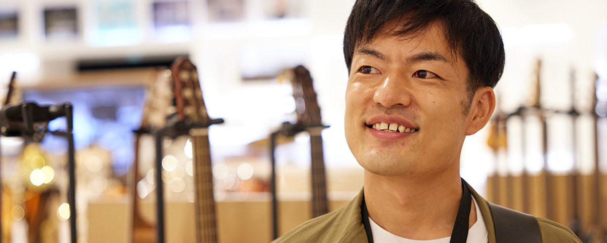 [ Thumbnail ] Taiki Oshiro from the Guitar Marketing & Sales Group, Guitar Division