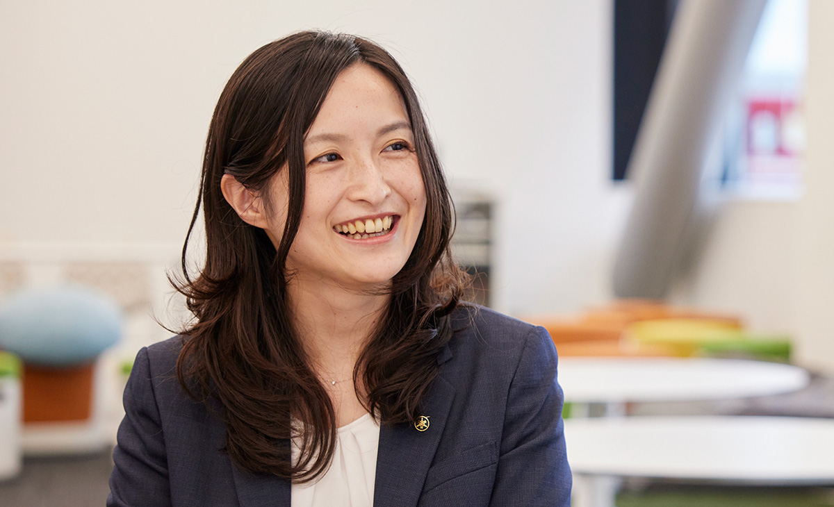 [ Thumbnail ] Ayaka Hayashi, a member of the Music Popularization Group in the Asia-Pacific Sales Division