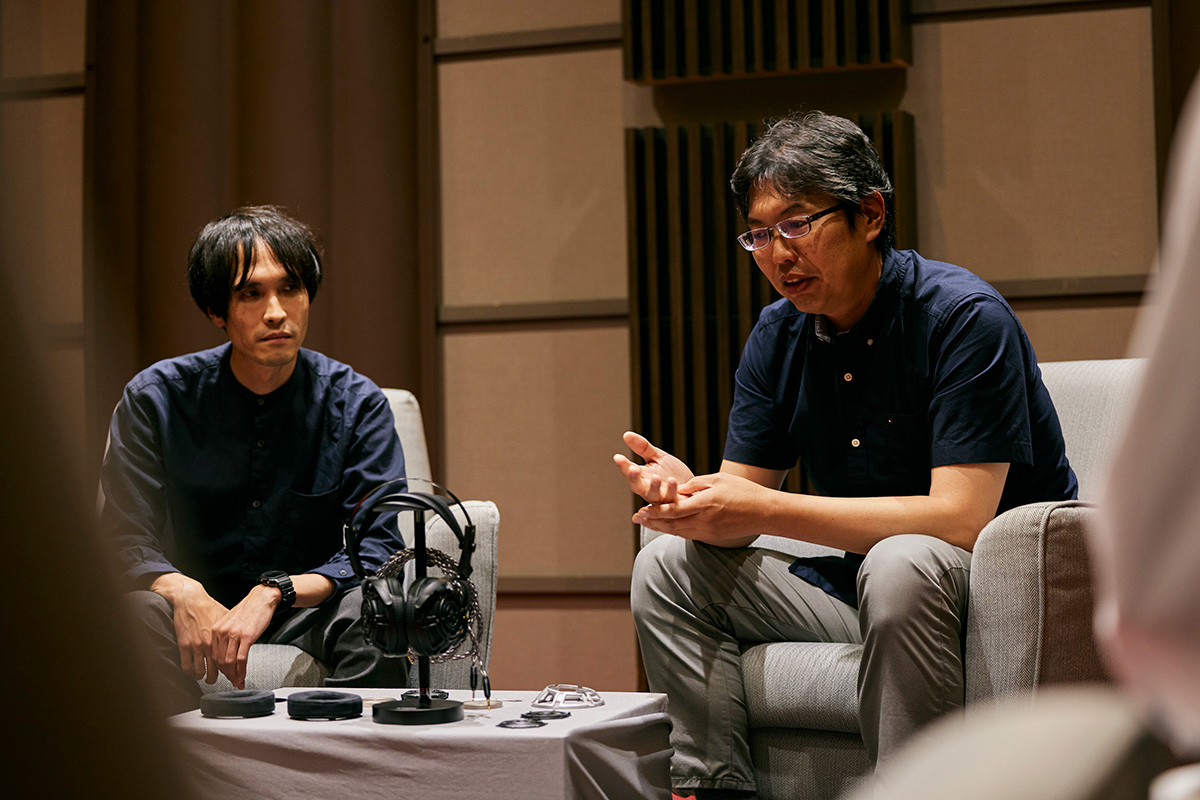 [ Thumbnail ] Ryo Hadano (left) and Chikara Kobayashi (right) from the Product Development Department, Creator & Consumer Audio Division