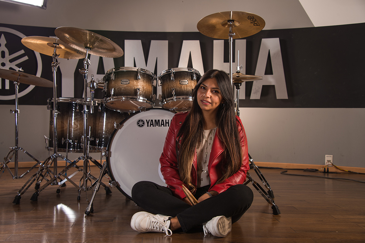 [ Thumbnail ] Cintia Concia, drummer