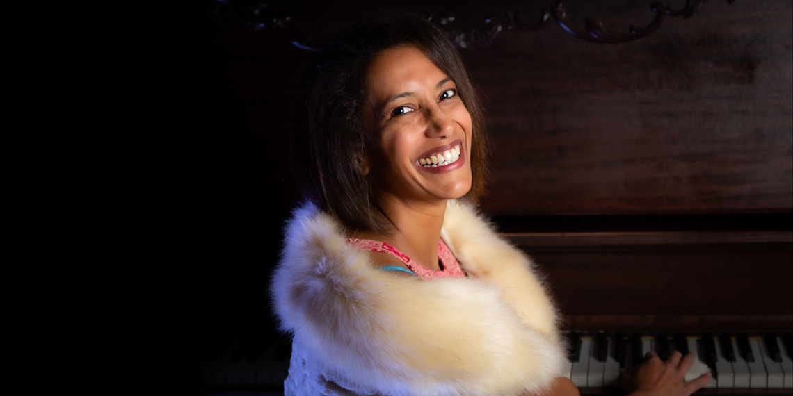 [Main visual] Anita Dey