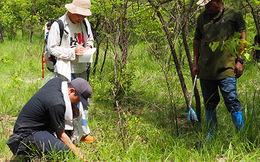 [Photo] Ecosystem survey with cooperation from community 