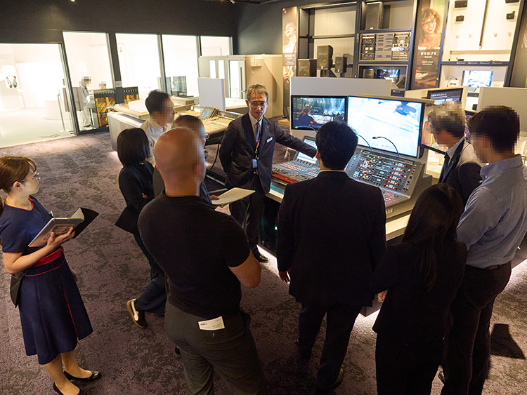 [Image] Facility tour (Innovation Road)