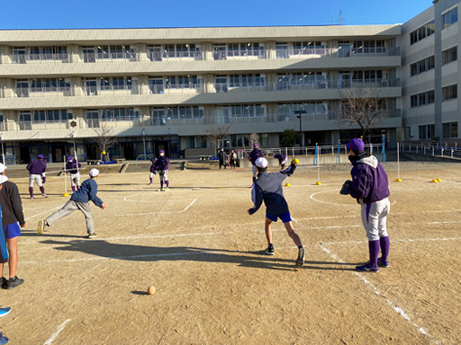 [Photo] Baseball lesson