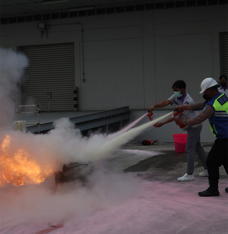 [Photo] Evacuation drill at overseas production base