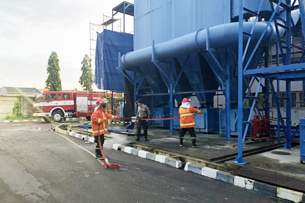 [Photo] Evacuation drill at overseas production base