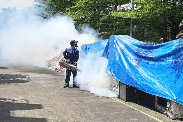 [Photo] Regular sterilization of outside material storage dock