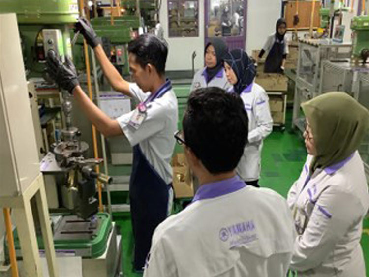 [Photo] Risk assessment at overseas bases