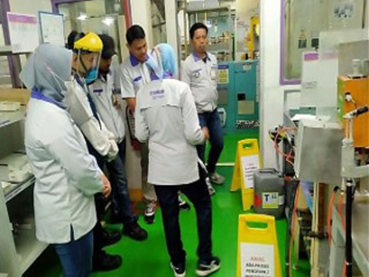 [Photo] Risk assessment at overseas bases