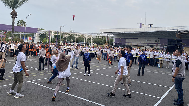 [Photo] Sports and other events at a base in Indonesia