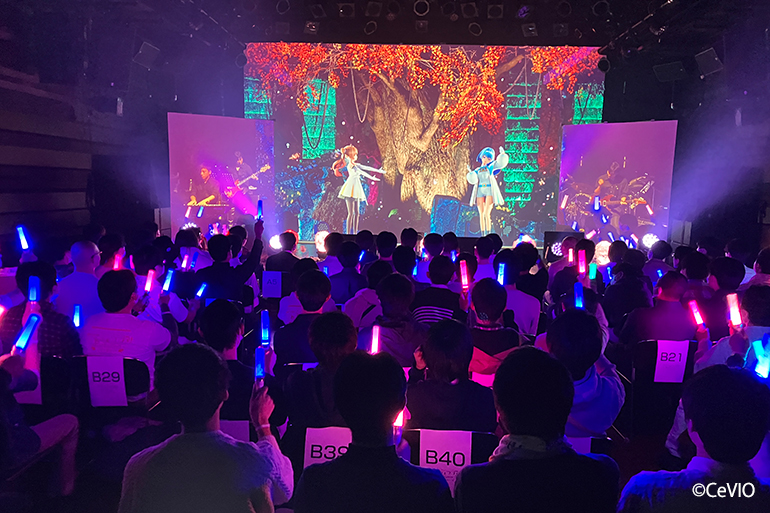 [画像] バーチャルキャラクターライブでの利用例（自立型）