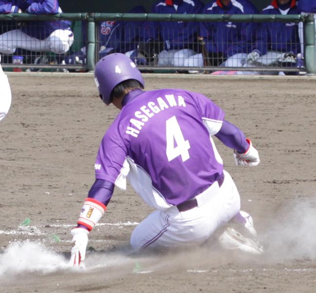 [ 画像 ] 3回に先制のホームを踏んだ長谷川選手(知的財産部所属)。長谷川選手はこの試合も2安打1打点の活躍。