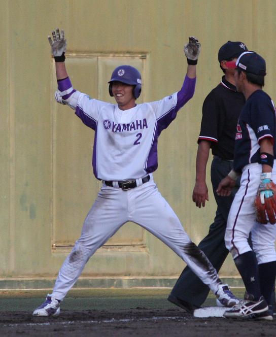 [ 画像 ] ４回に逆転の２点タイムリー３塁打を放った永田選手（ヤマハビジネスサポート所属）。永田は３安打の活躍。