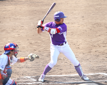 [ 画像 ] ２安打を含む３度の出塁でトップバッターの役割を果たした長谷川選手。