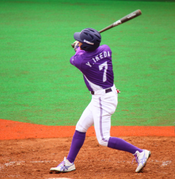 [ 画像 ] 1回表ヤマハの攻撃初打席で3塁打を決めた池田祥大選手