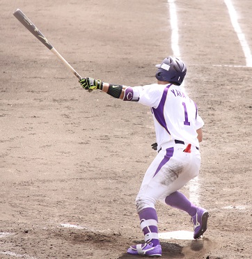 [ 画像 ] 満塁で走者一掃の３塁打を放った矢幡選手