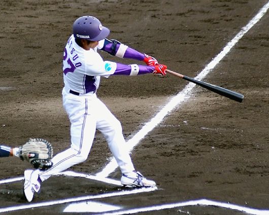 [ 画像 ] 初の１番ＤＨとしていきなり２塁打を放った松尾選手。