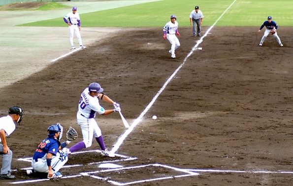[ 画像 ] 一回表センターへの大飛球により先取点を叩き出したマガリャエス選手は２安打４打点。