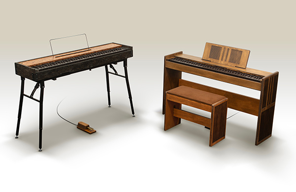 [ 画像 ] 「サステナブルキーボード」（左：DIYタイプ　右：アンティークタイプ） ※アンティークタイプは実際の展示と一部異なります。