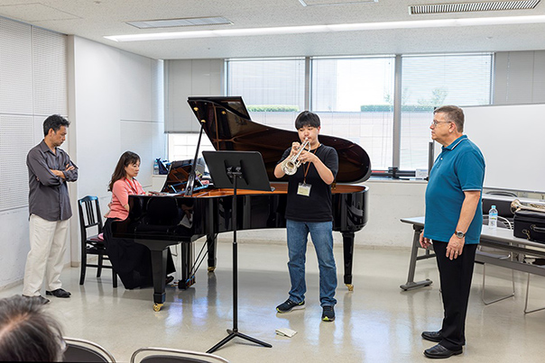 [ 画像 ] 第29回浜松国際管楽器アカデミー＆フェスティヴァル レッスン風景　デイヴィッド・ビルジャー氏