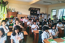 [ 画像 ] スクールプロジェクト新規展開国で始動<br>
フィリピンでリコーダーを用いた音楽教育を試験導入<br>
メキシコでは音楽教育協力の覚書を締結