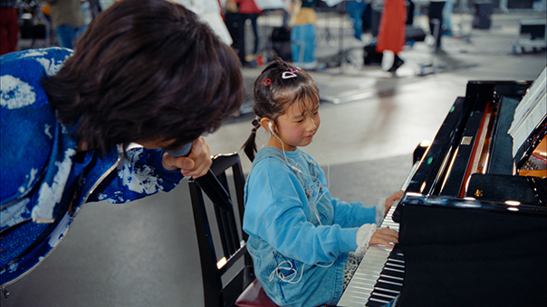 [ 画像 ] 小学生（7歳）も初級の楽譜で練習を重ねて演奏に参加