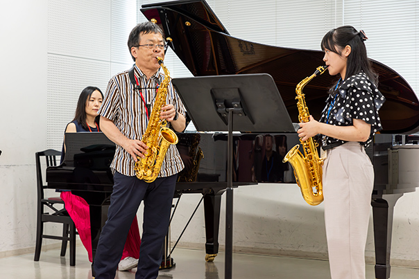 [ 画像 ] 第30回記念浜松国際管楽器アカデミー＆フェスティヴァル　レッスン風景　須川 展也氏