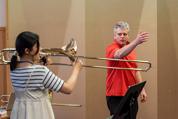 [ 画像 ] 第30回記念浜松国際管楽器アカデミー＆フェスティヴァル　レッスン風景　ラーシュ・カーリン氏