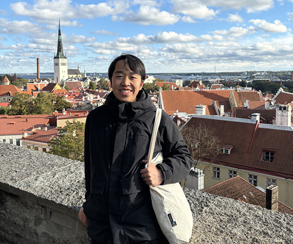 秋富　寧人（アキトミ　ヤスト）