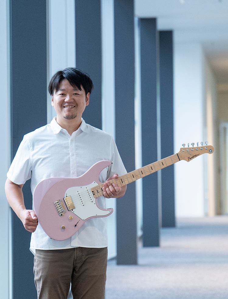 [画像] ギター事業部 ギター戦略企画グループ