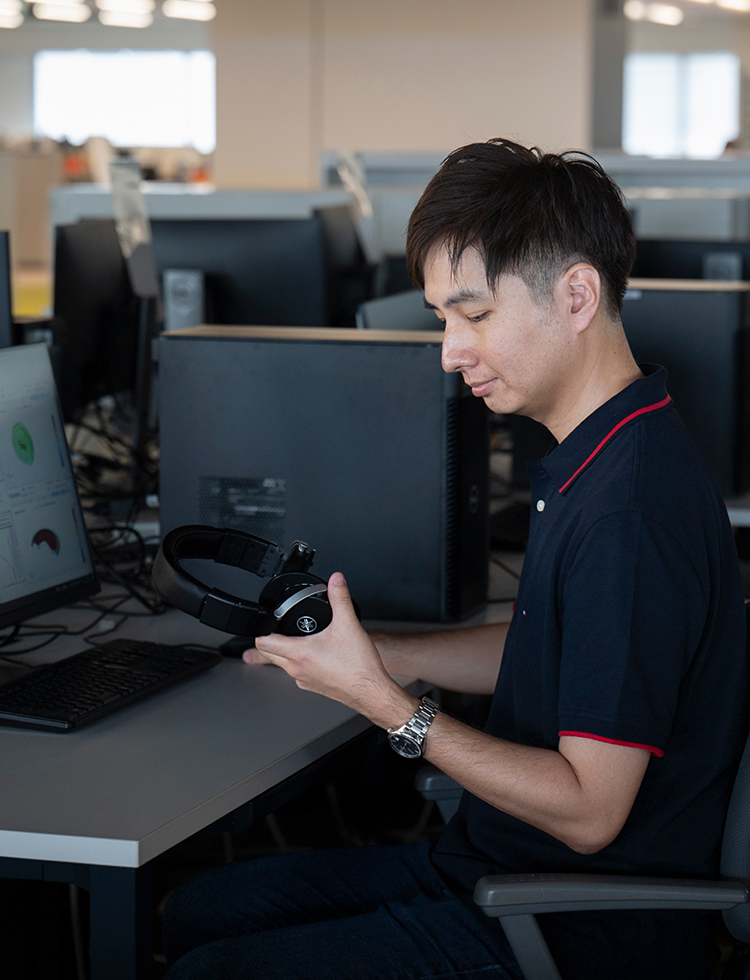 [画像] 研究開発統括部 先進技術開発部 楽器・音響グループ