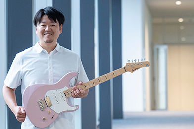 [画像] ギター事業部 ギター戦略企画グループ