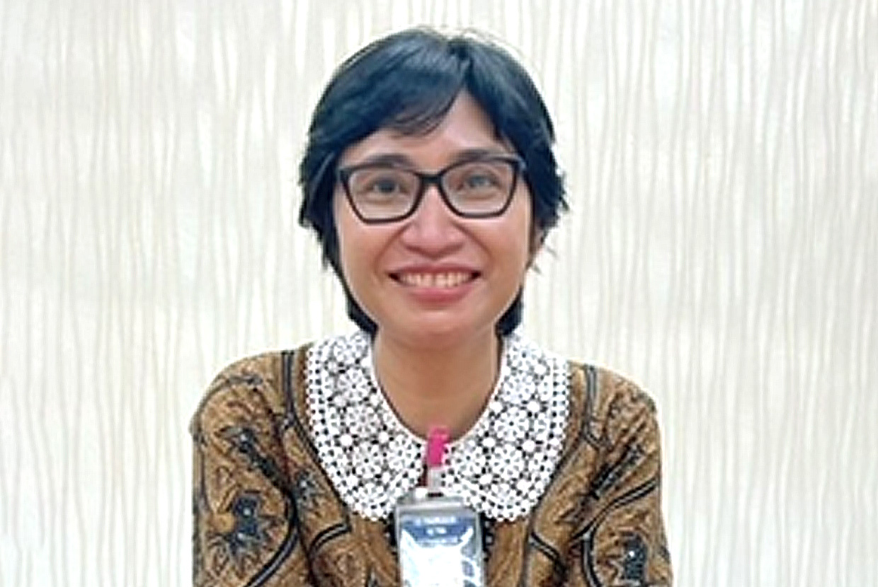 [写真] Retna Setyaningsih