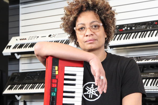 [写真] Charmain Dennison