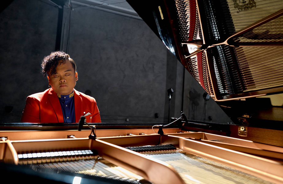 [写真] Troy Laureta