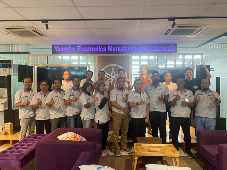 [写真] 海外での安全衛生専門教育の様子