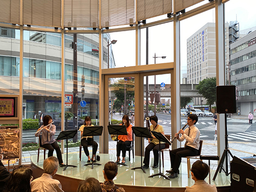 ヤマハ吹奏楽団メンバーによるミニコンサート in ヤマハミュージック浜松店 写真1
