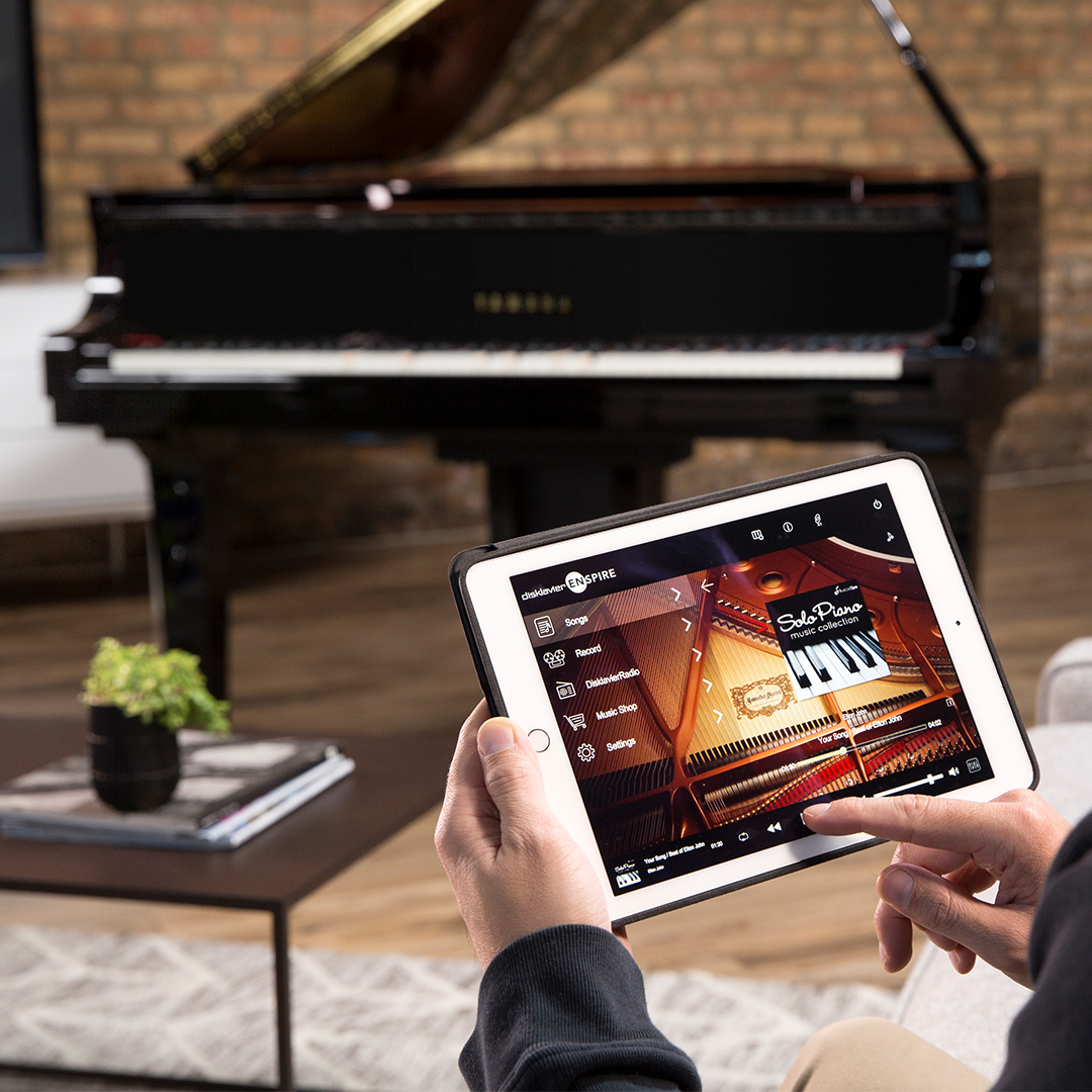 image showing a user accessing the smart pianist app in ipad