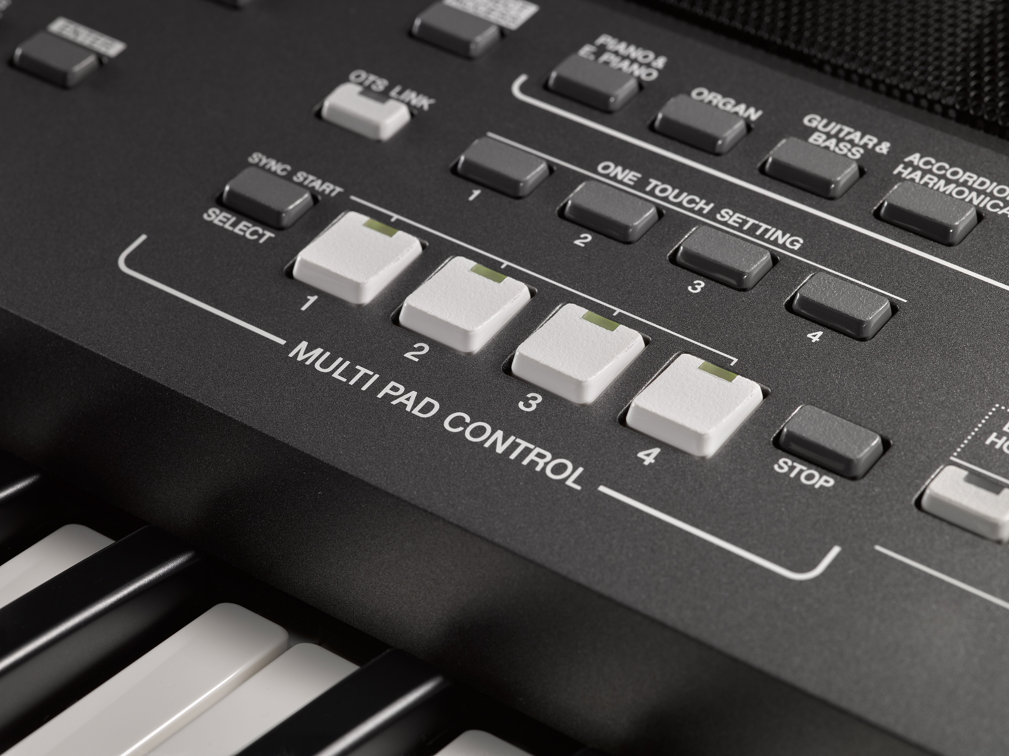 Yamaha PSR-S670 set clavier + housse + banquette + support +