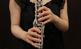 How to hold a clarinet From the front